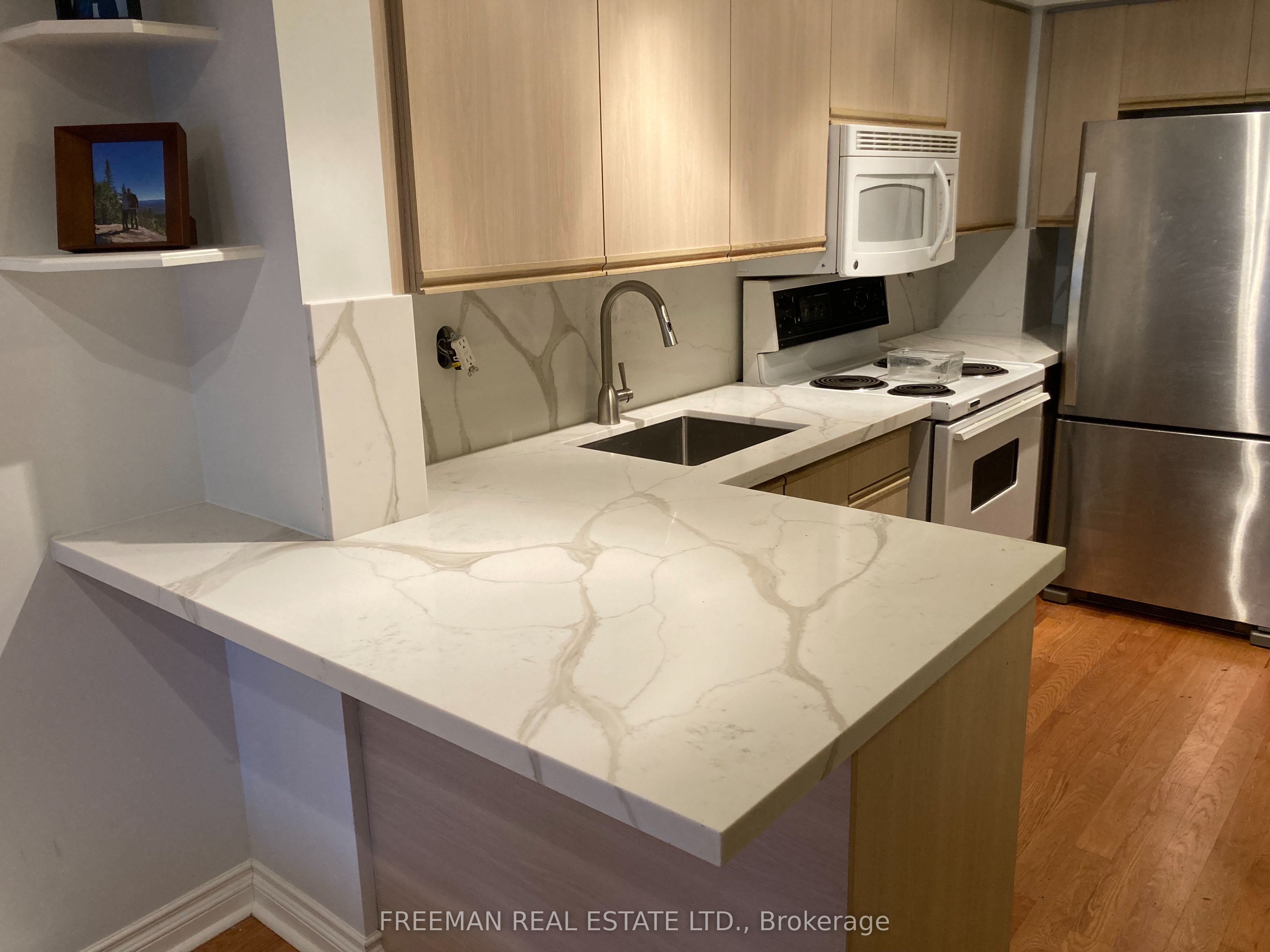 Additional image 2 of 28-217 St. George Street, Toronto, ON, M5R 3S7