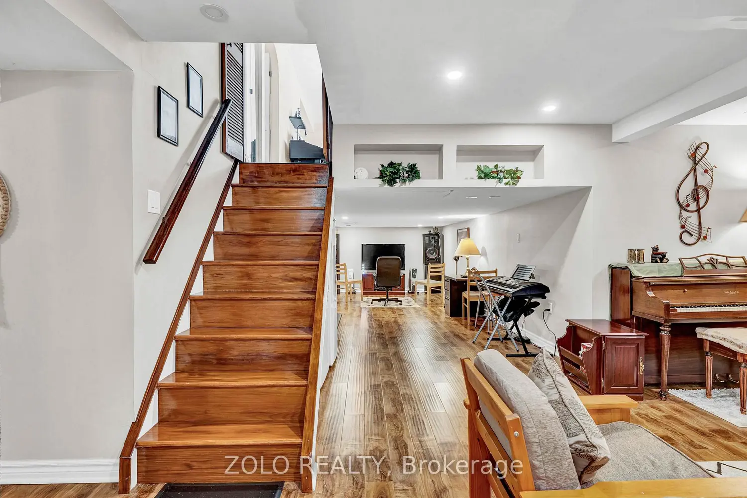 Additional image 16 of 129 Folkstone Crescent