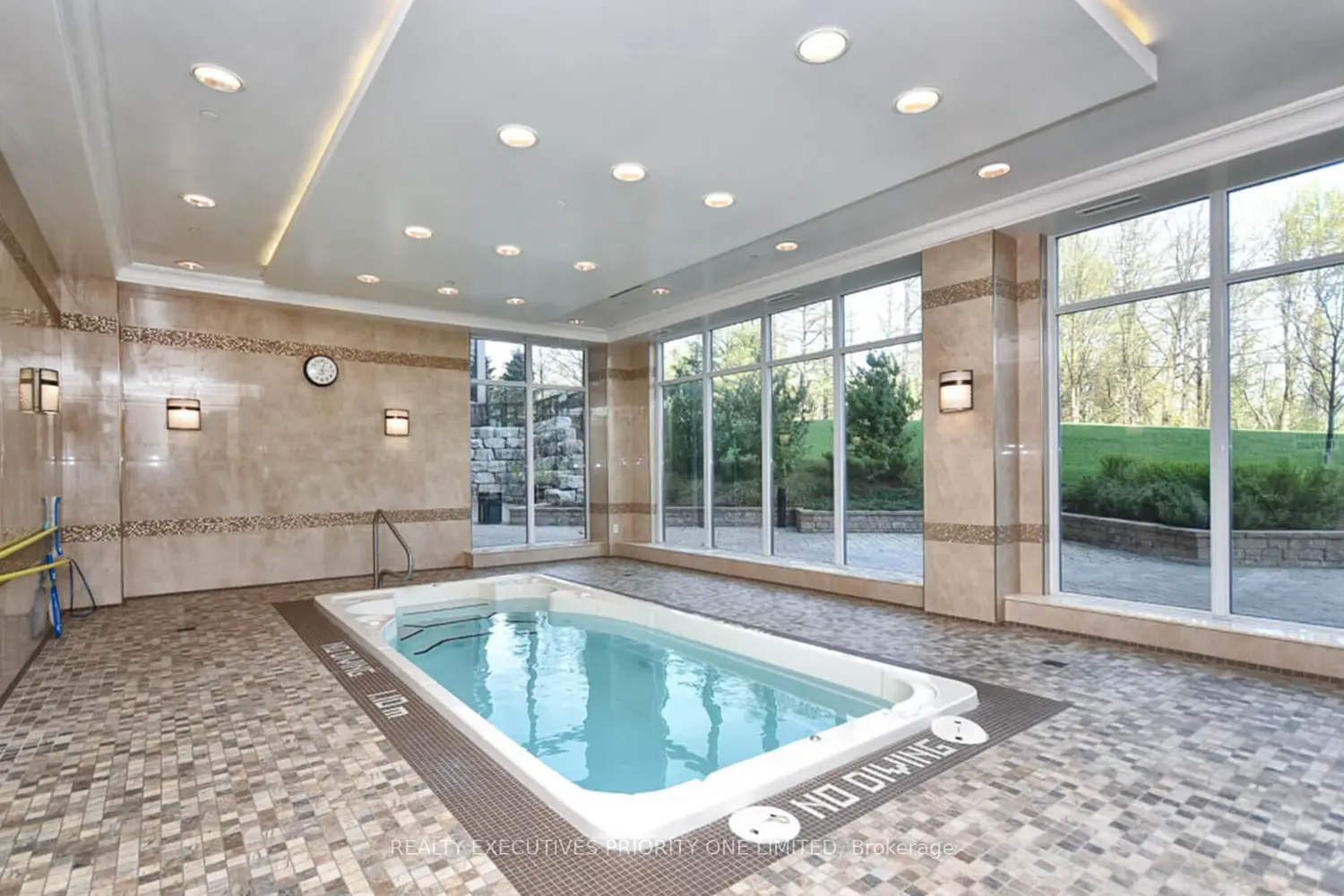 Additional image 18 of 9255 Jane Street 614