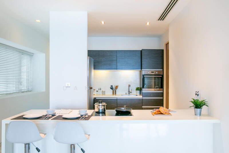 276 Ocean Drive photo 4