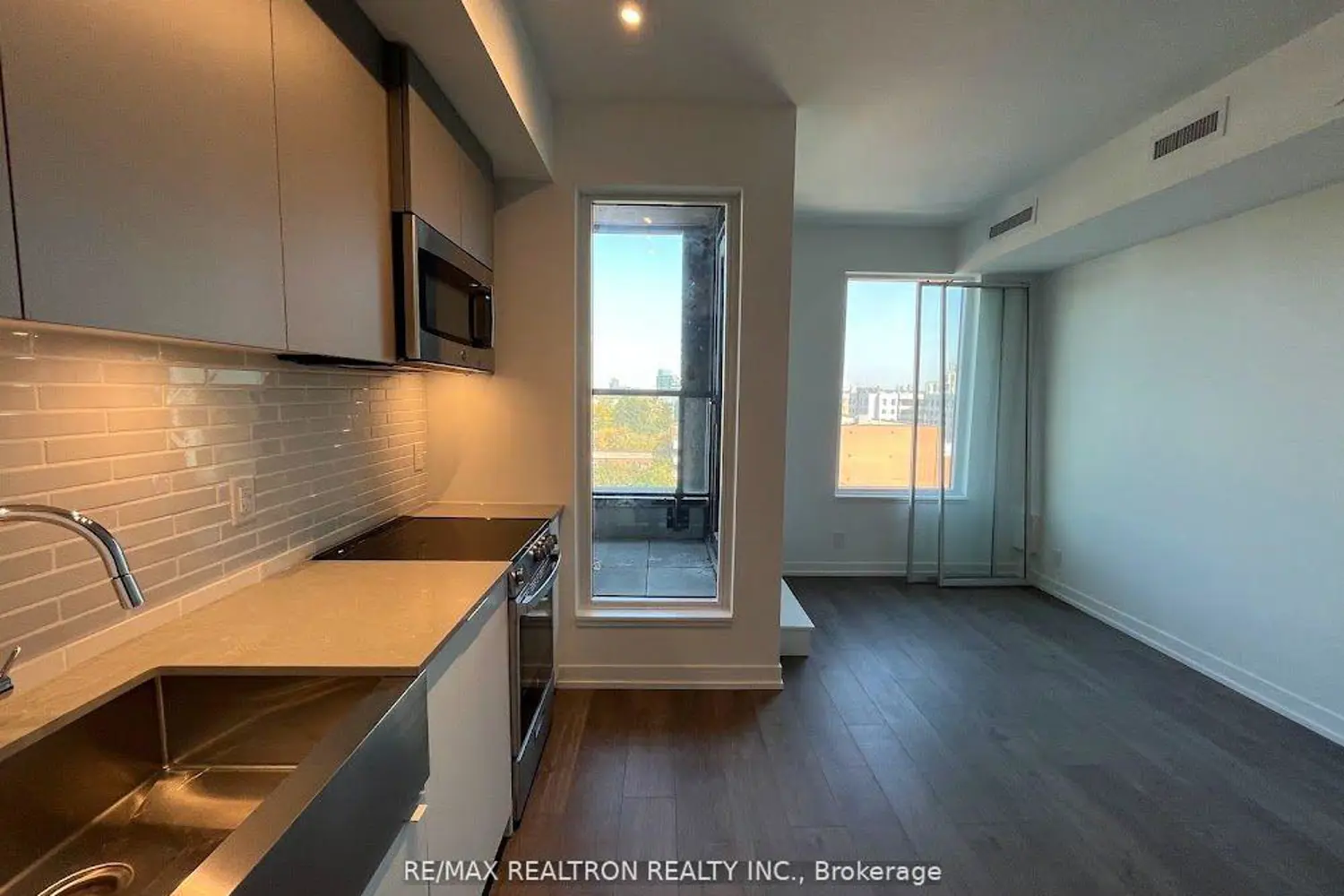 Additional image 8 of 270 Dufferin Street 619