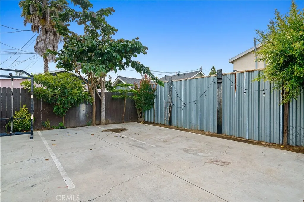 Additional image 37 of 329 E Lanzit Ave, Los Angeles, CA 90061