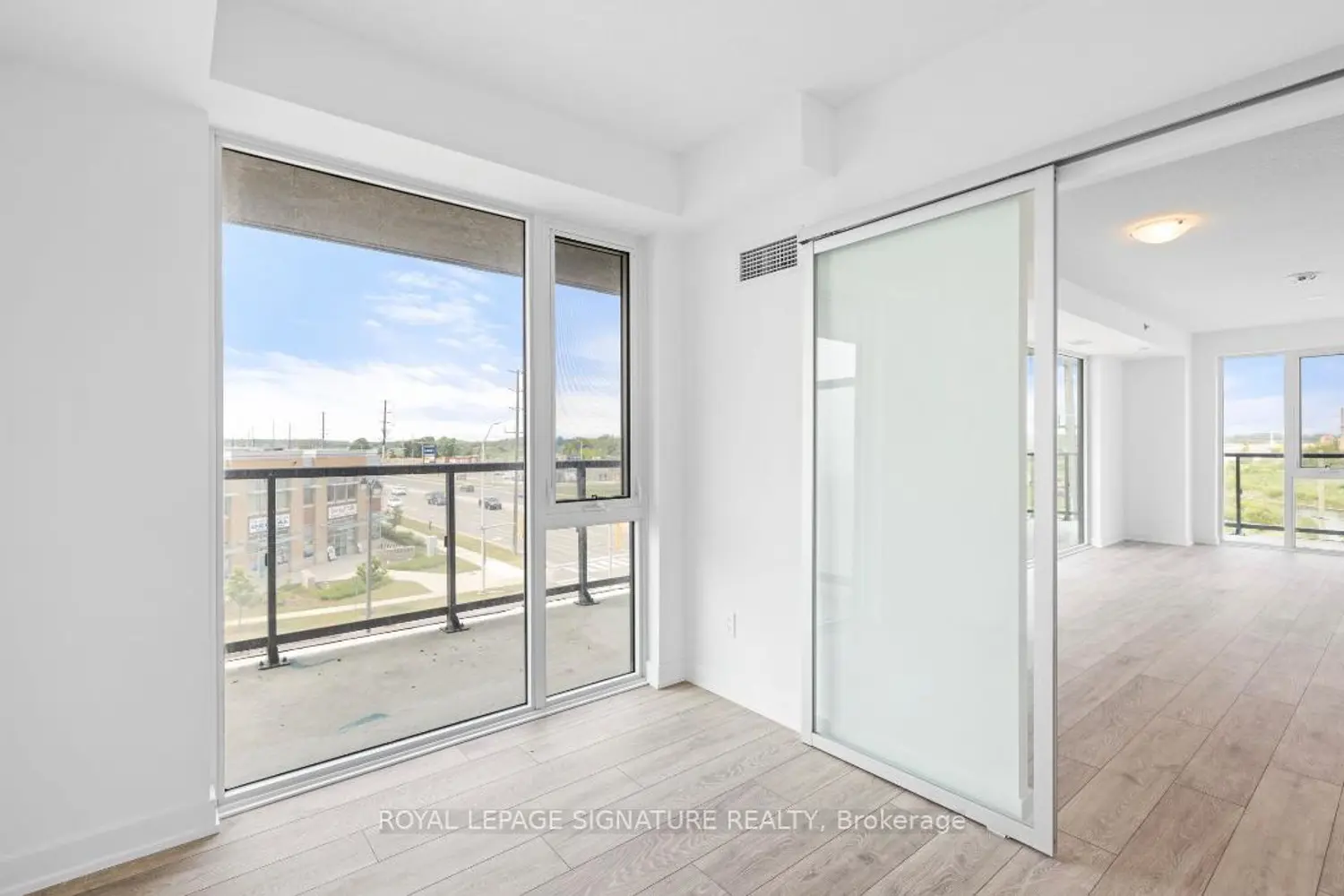 Additional image 15 of 3200 Dakota Common B404