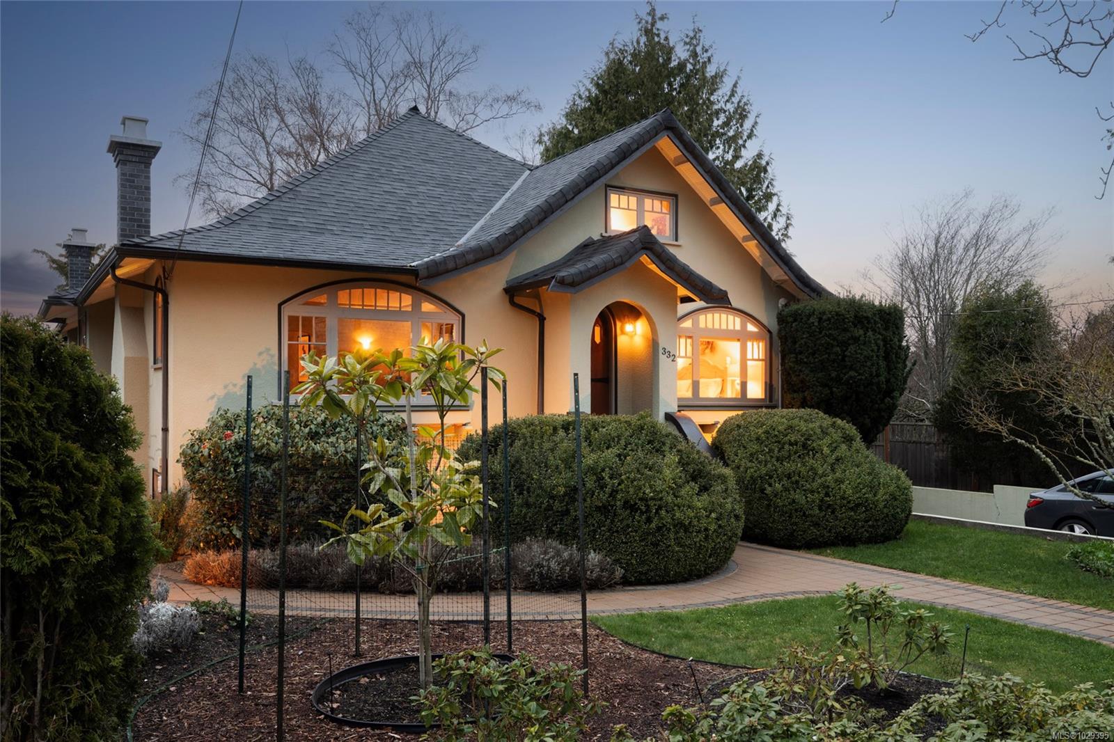 Additional image 2 of 332 Irving Road, Victoria, BC, V8S 4A2