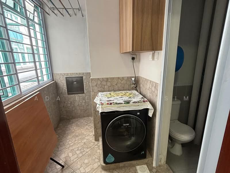 Additional image 9 of 152 Mariam Way