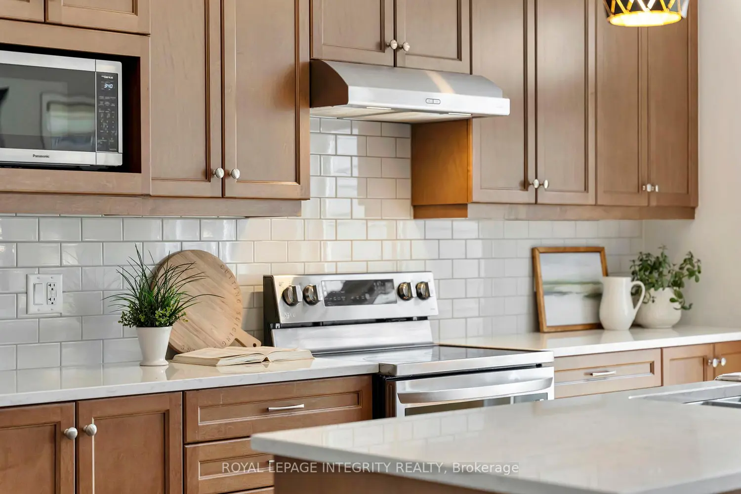 Additional image 11 of 885 Moses Tennisco Street