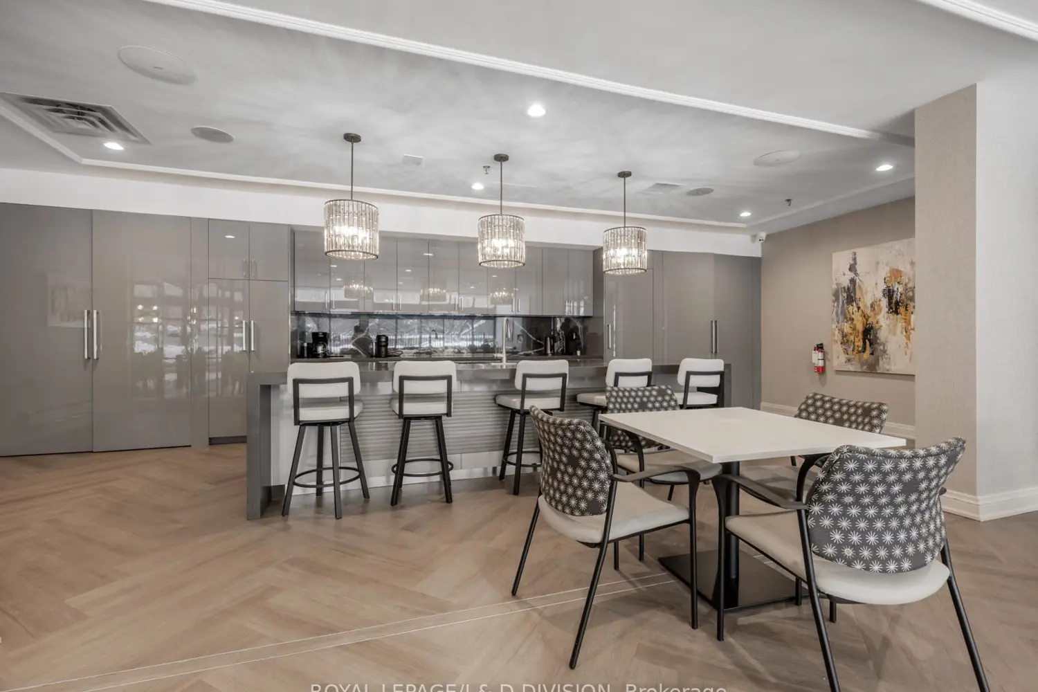 Additional image 19 of 5444 Yonge Street 212