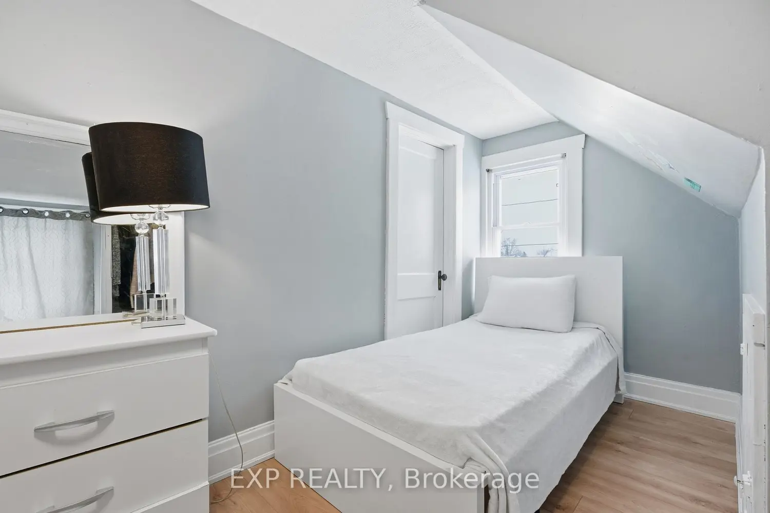 Additional image 7 of 5537 Prince Edward Avenue