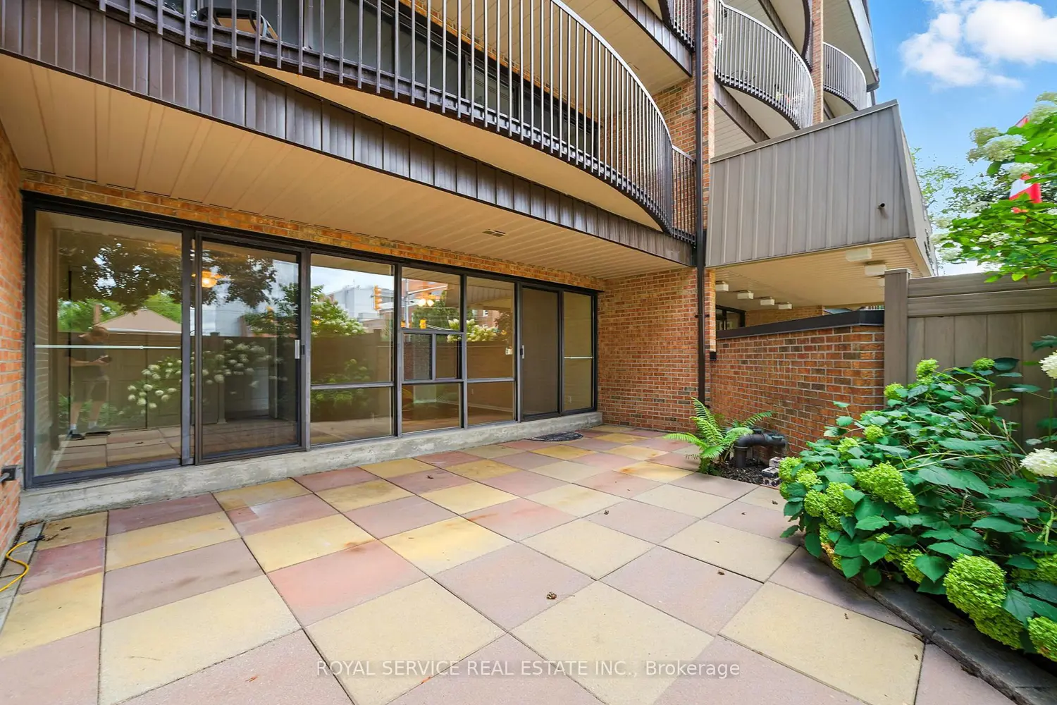 Additional image 18 of 337 Simcoe Street 101