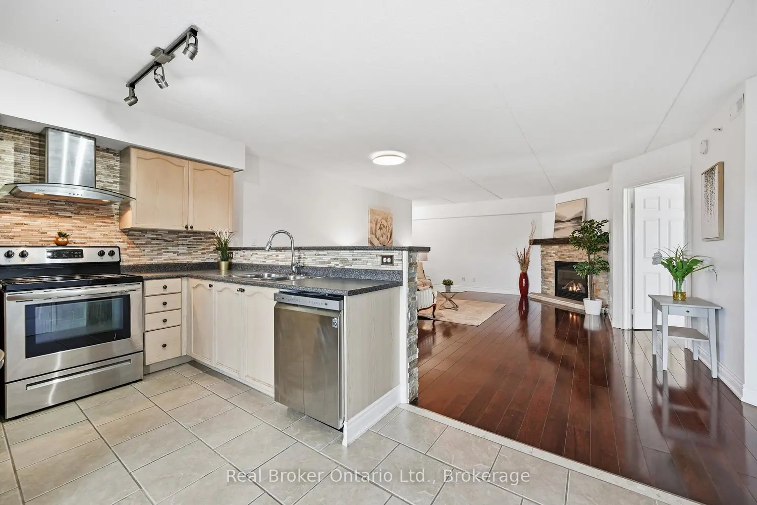 Additional image 13 of 1480 Bishops Gate 315