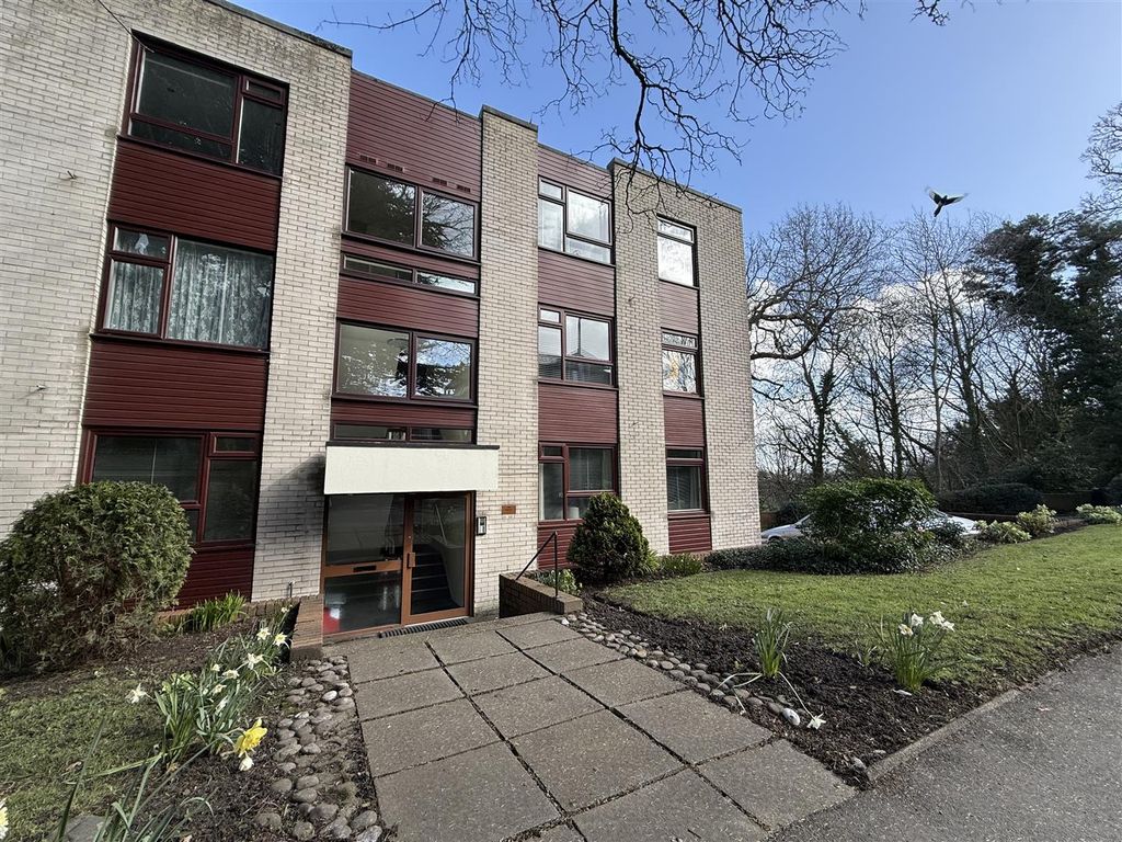 2 bed flat for saleThe Mount, Cardiff Road, Llandaff CF5