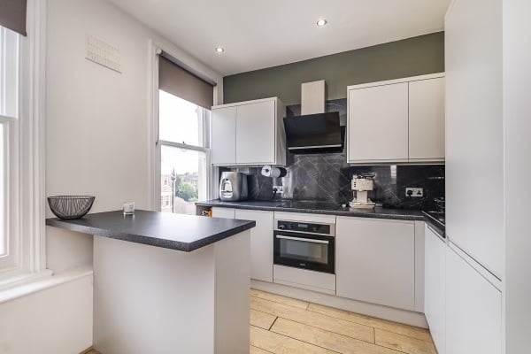 Additional image 2 of 2 Bed Flat, Wandsworth Road, SW8, N1 7GU