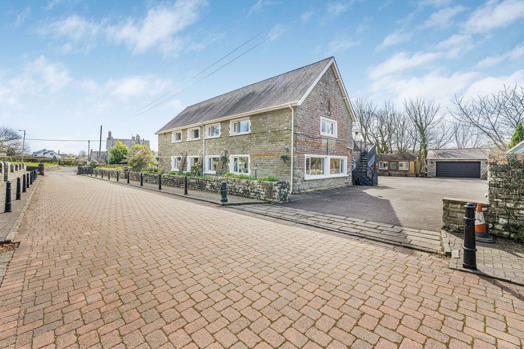 6 bed detached house for salePen-Y-Fai, Bridgend CF31