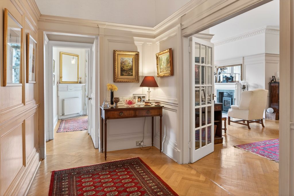 Additional image 22 of 4 bed flat for sale21 2 Rothesay Terrace, Edinburgh EH3