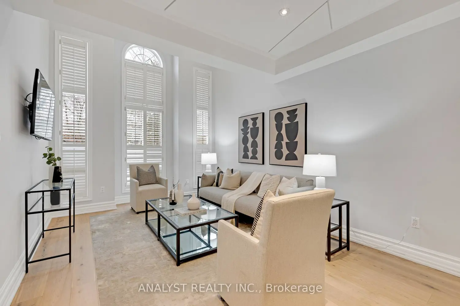 43 Carstad Crescent photo 5