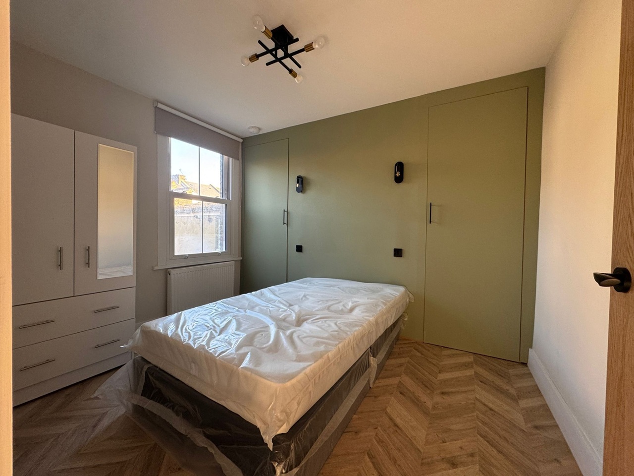 Additional image 6 of 2 Bed Flat, Heron Road, SE24, N1 7GU