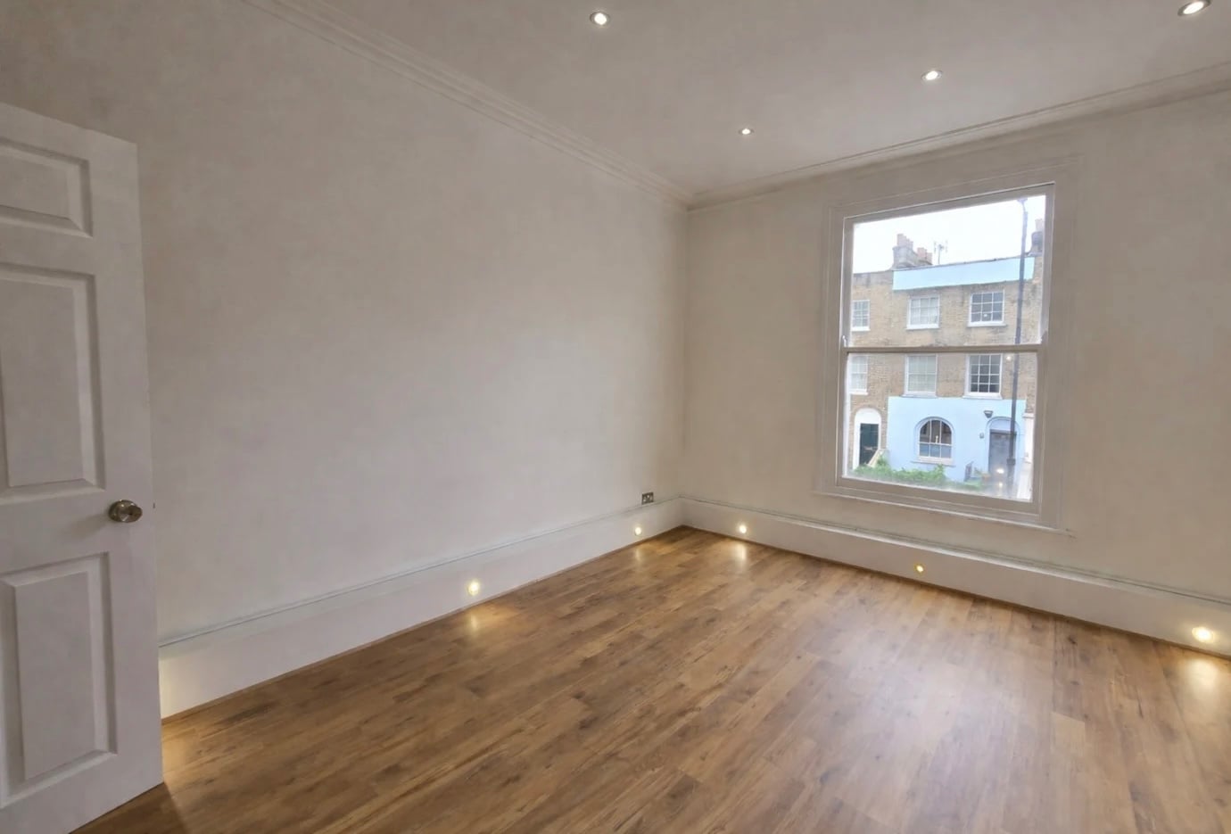 Additional image 3 of 3 Bed Flat, Balls Pond Road, N1, N1 7GU