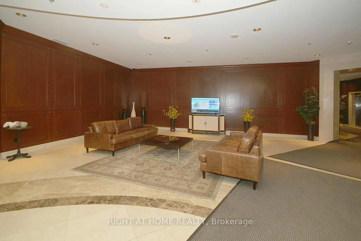 Additional image 2 of 200 Rideau Street 702