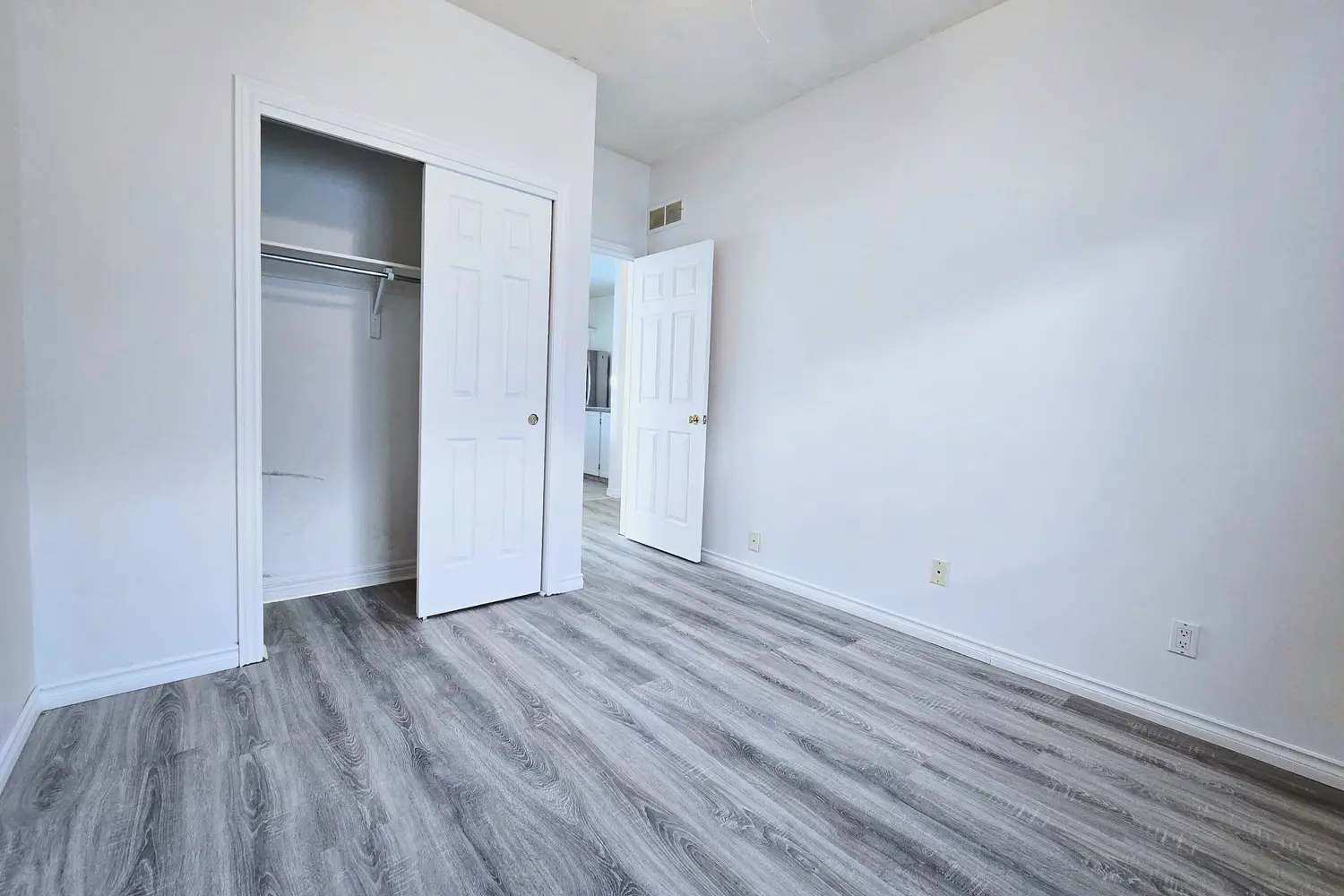 Additional image 8 of 11 Cozocar Crescent