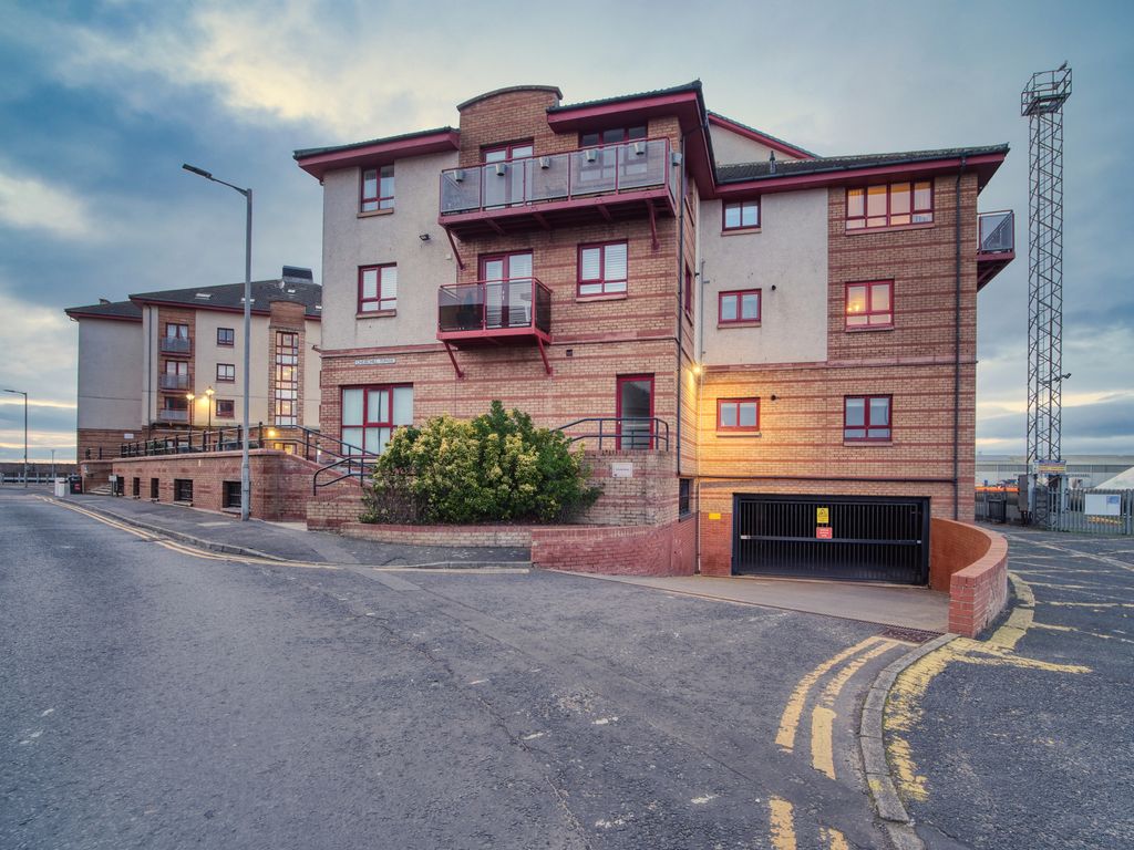 2 bed flat for saleChurchill Tower, South Harbour Street KA7