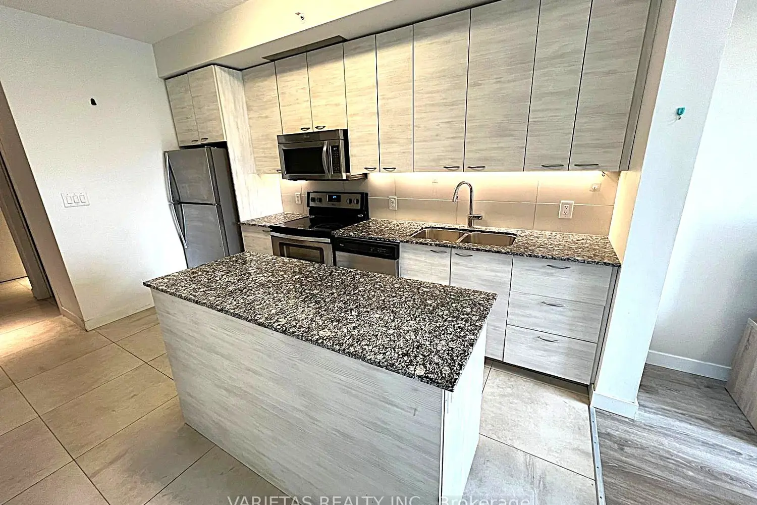 Additional image 10 of 280 Lester Street 522