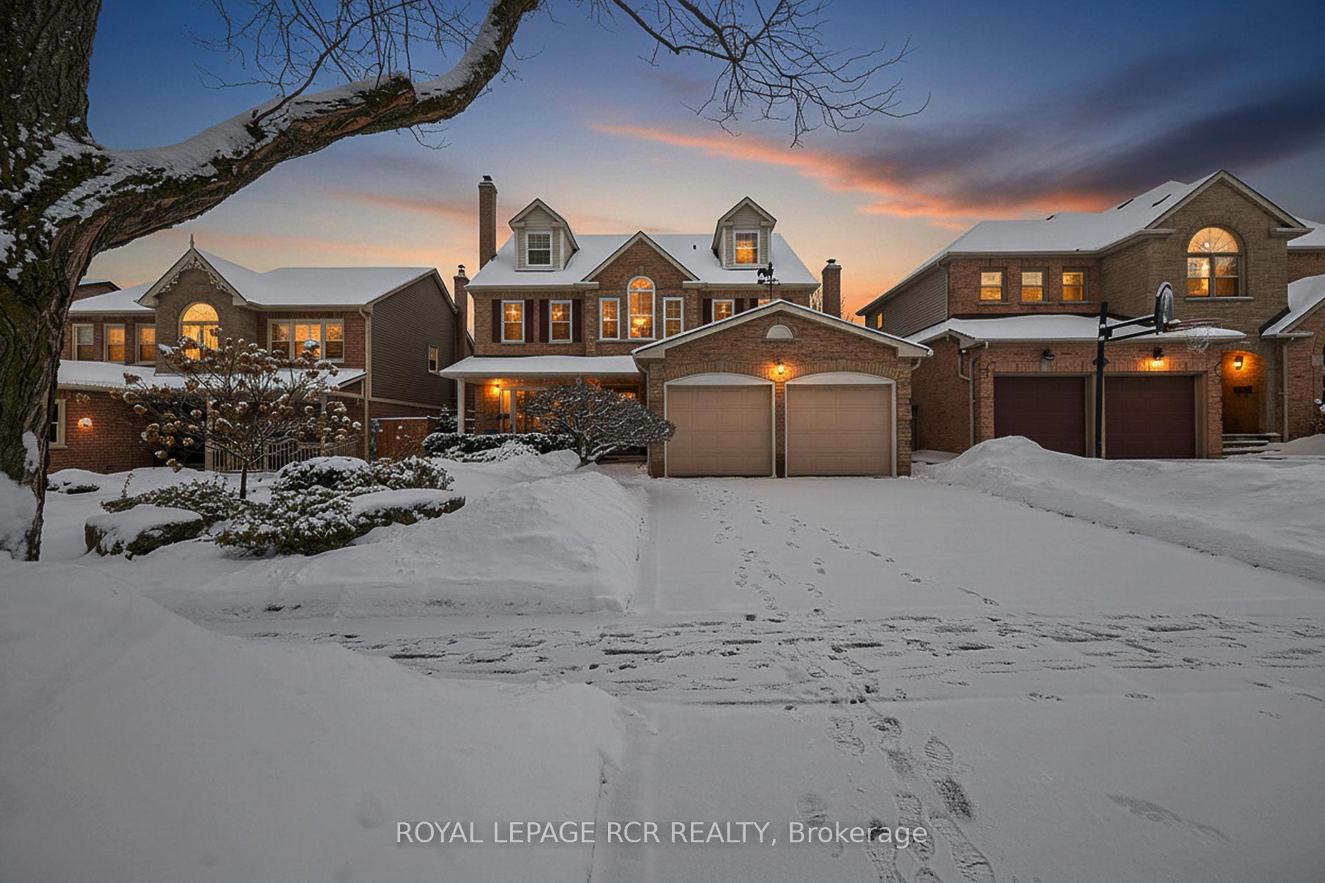 27 Kennett Drive, Whitby, ON, L1P 1L5