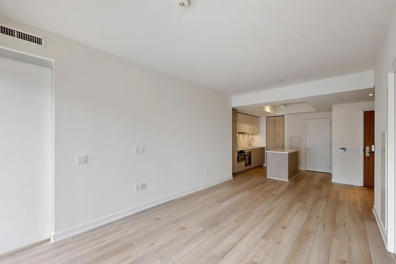 Additional image 6 of 15 Queens Quay 1002