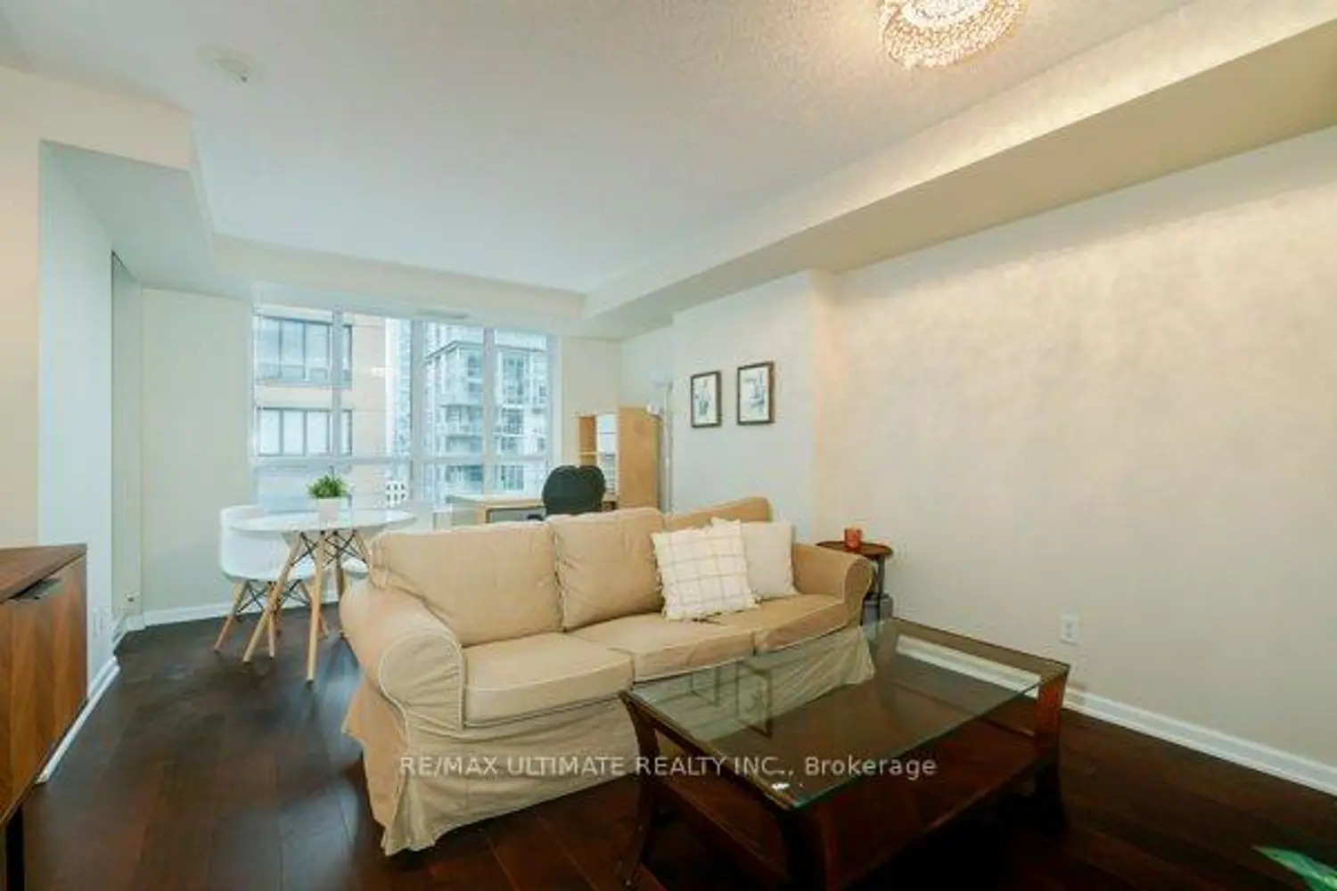 Additional image 6 of 140 Simcoe Street 1004