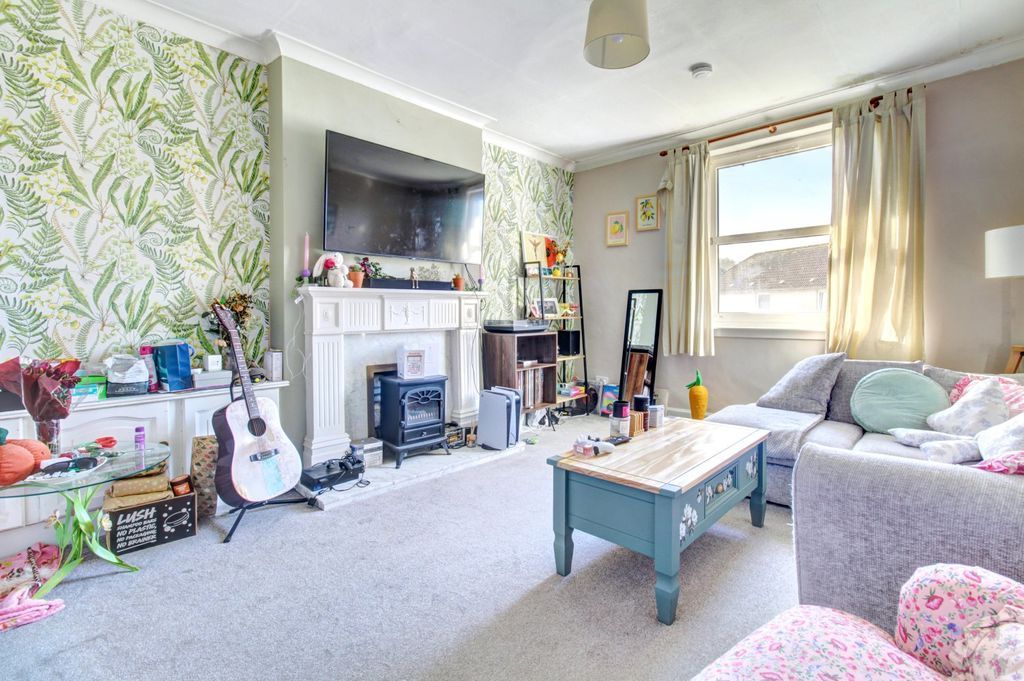 Additional image 2 of 2 bed flat for saleTontine Park, Renton G82
