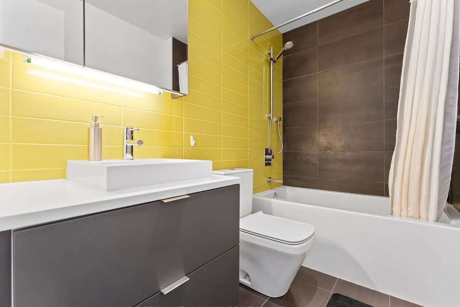 Additional image 9 of 170 Bayview Avenue 305