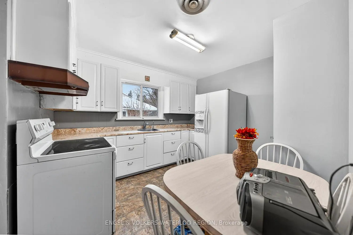 220 Clark Avenue photo 4