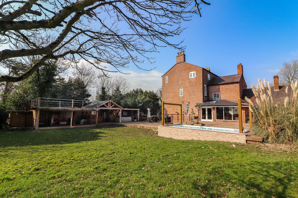 Additional image 33 of 7 bed farmhouse for saleElford Road, Tamworth B79