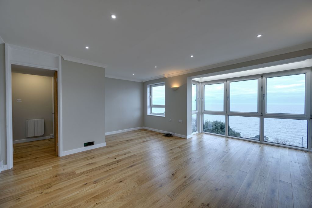 Additional image 4 of 2 bed flat for saleWolsey Court, Felixstowe IP11