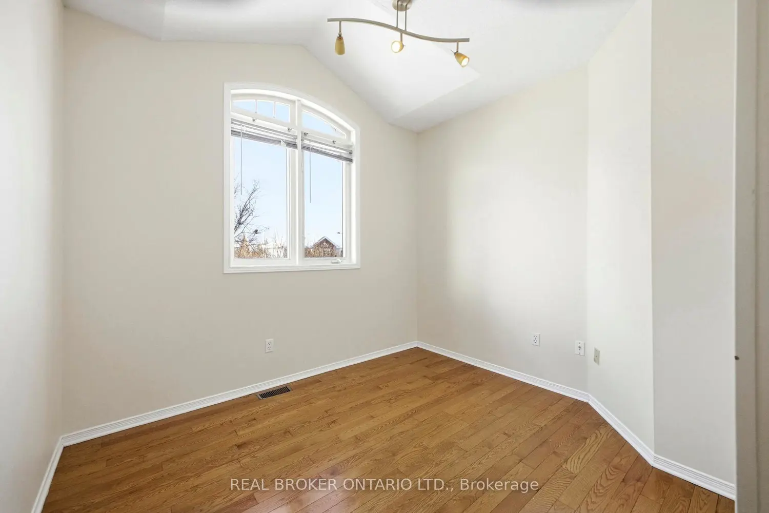 Additional image 12 of 220 Woodpark Way