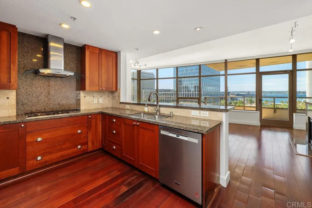 Additional image 3 of 700 W E Street Unit 801, San Diego, CA 92101