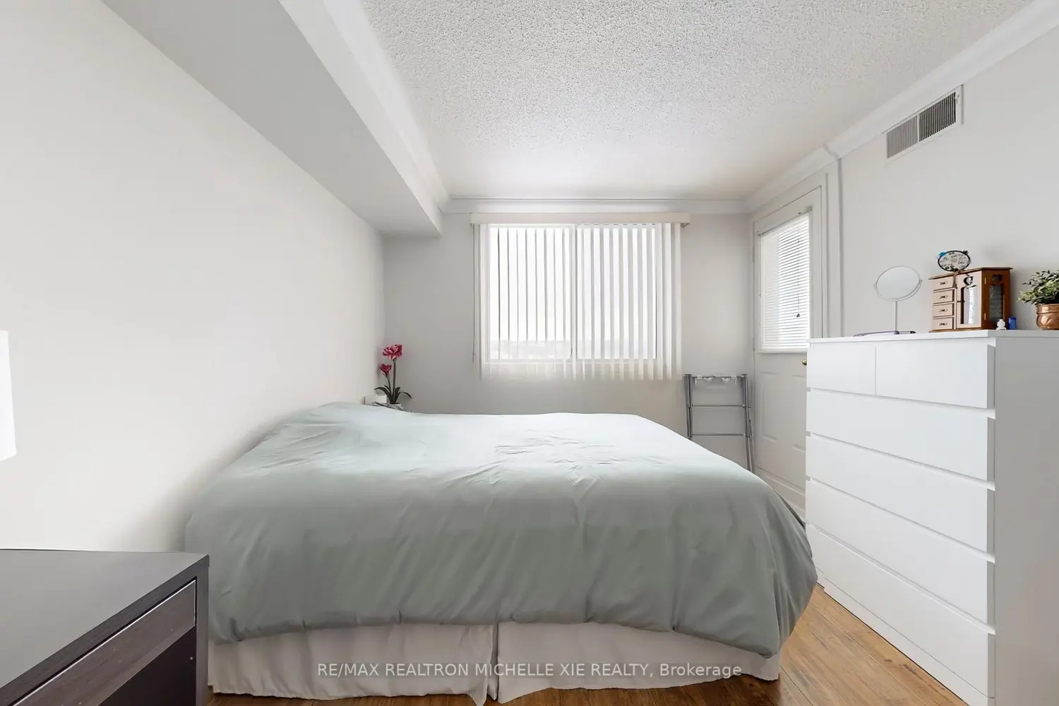 Additional image 10 of 75 Ellen Street 1012