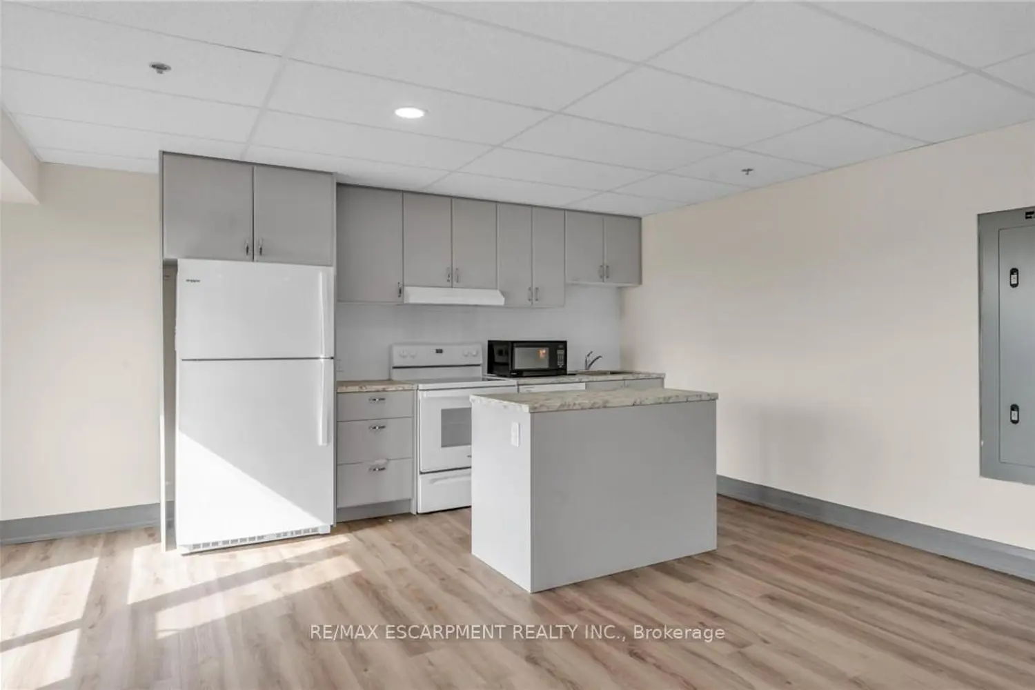 Additional image 16 of 50 Herrick Avenue 231