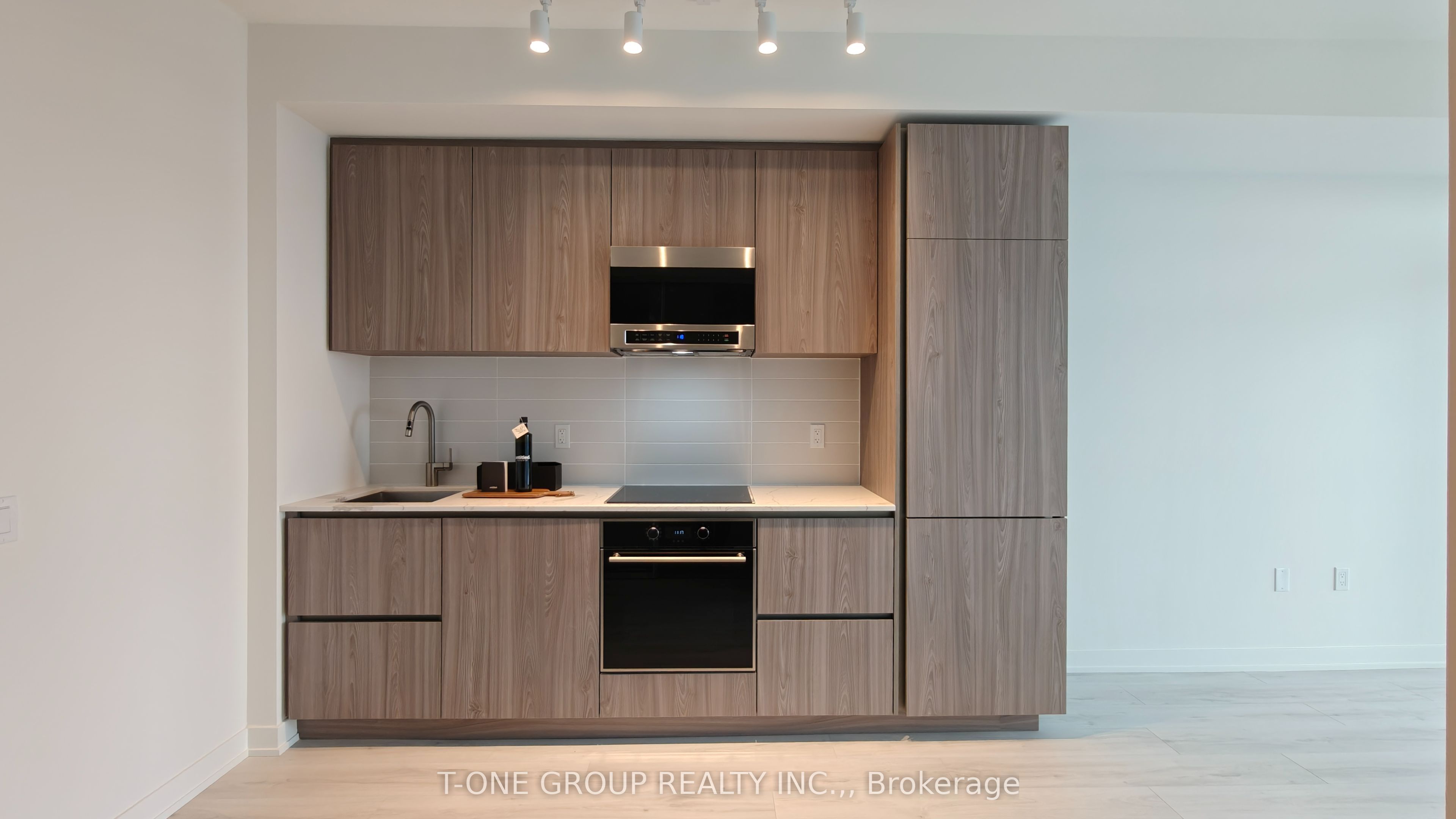 Additional image 3 of 3111-110 Broadway Avenue, Toronto, ON, M4P 1V7