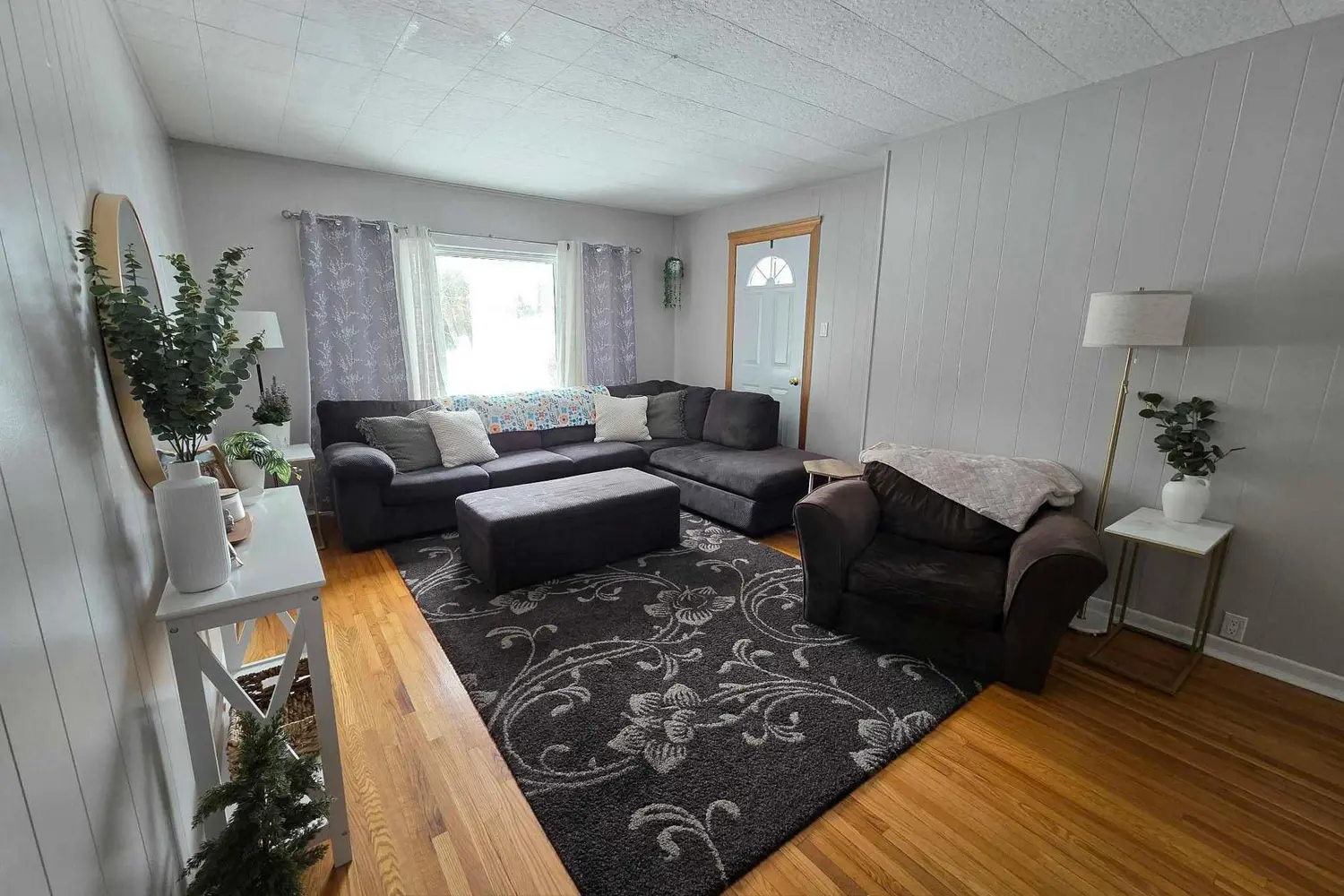 76 Benjamin Street photo 4