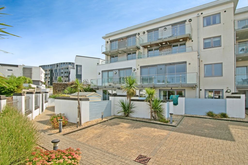 Additional image 12 of 3 bed flat for salePentire Avenue, Pentire, Newquay, Cornwall TR7