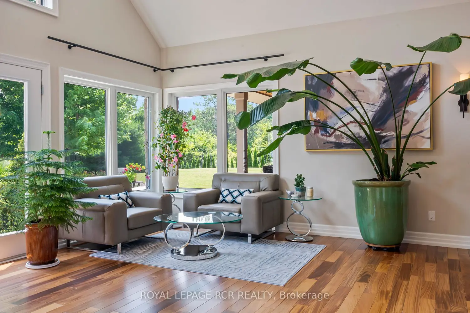 9727 Dundas Street photo 2