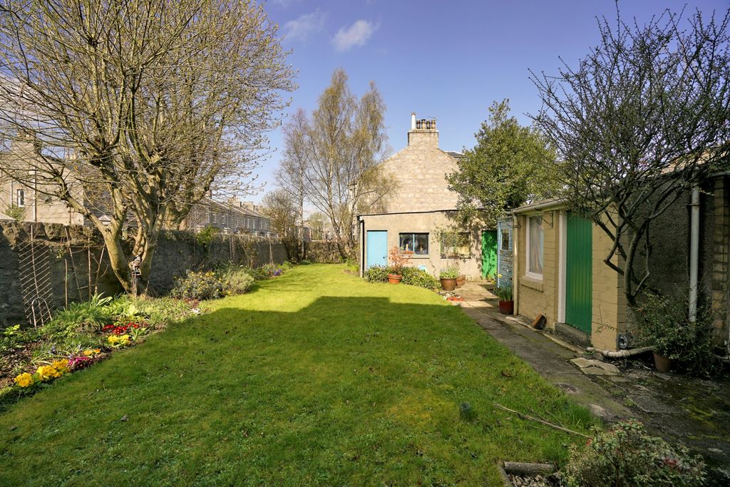 Additional image 3 of 3 bed flat for sale162 Mid Stocket Road, Aberdeen AB15