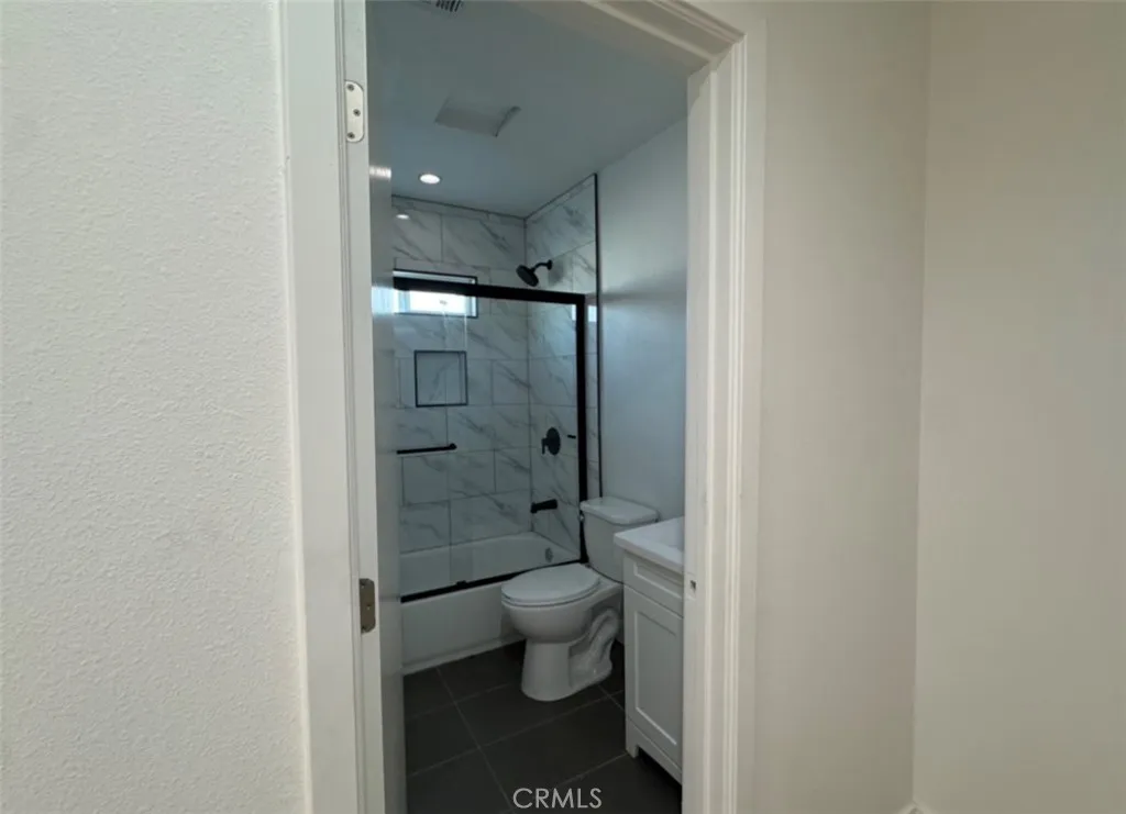 Additional image 2 of 9307 S Budlong Ave Unit 2, Los Angeles, CA 90044