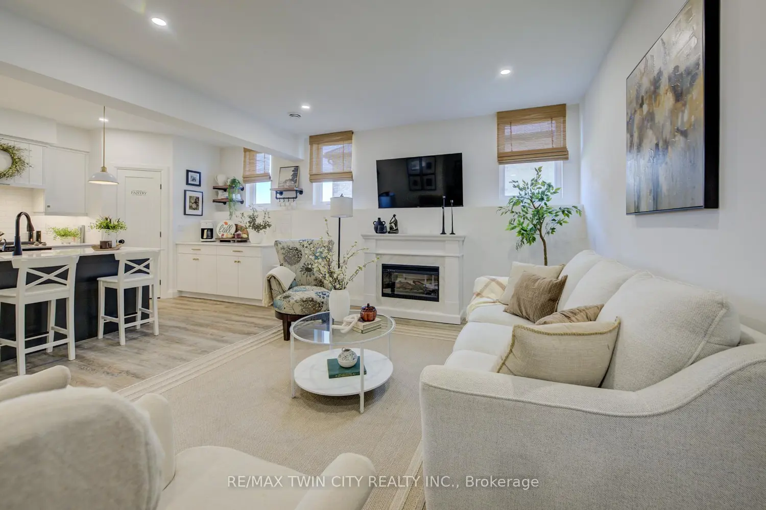 Additional image 14 of 43711 Adelaide Street