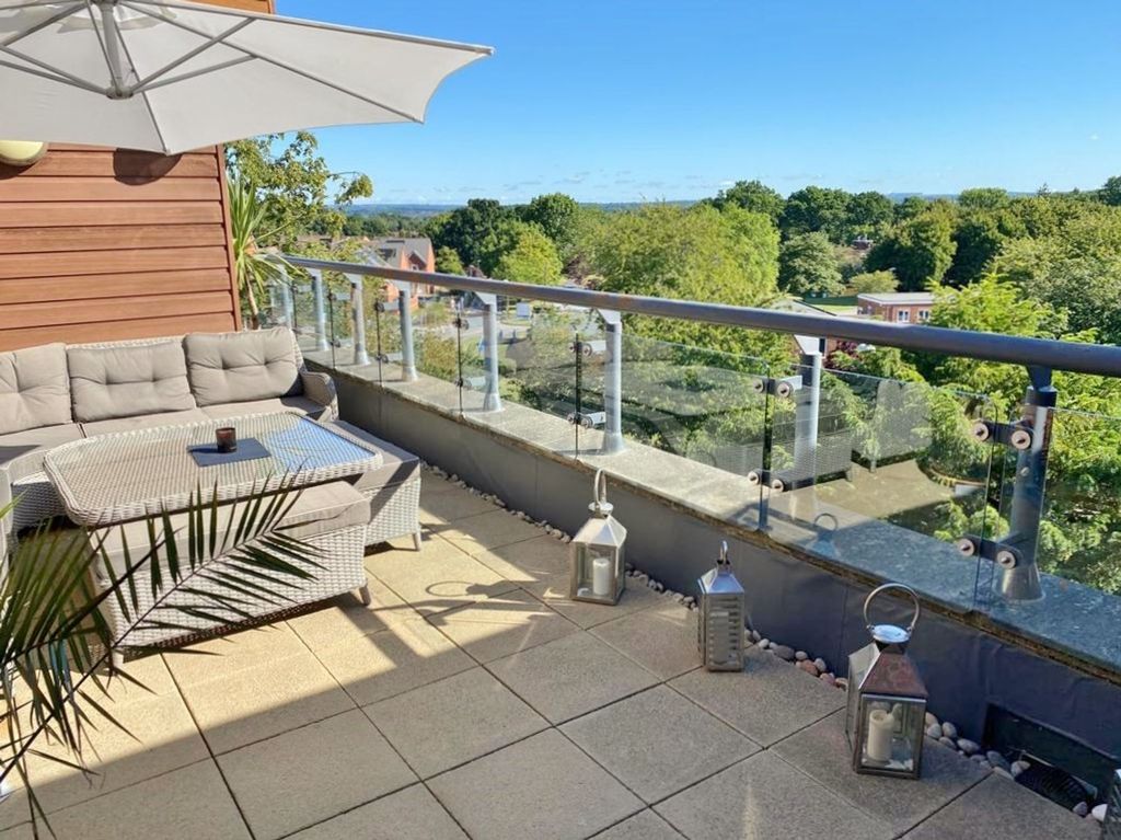 Additional image 4 of 3 bed flat for saleBotley Road, West End SO30