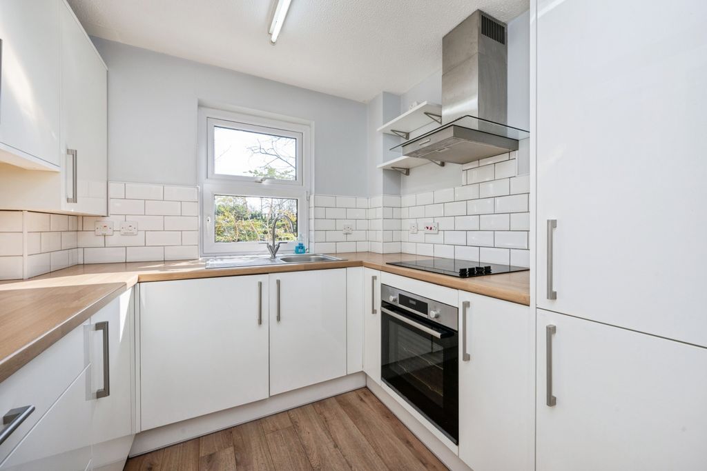 Additional image 3 of 2 bed flat for saleAshburnham Road, Bedford MK40