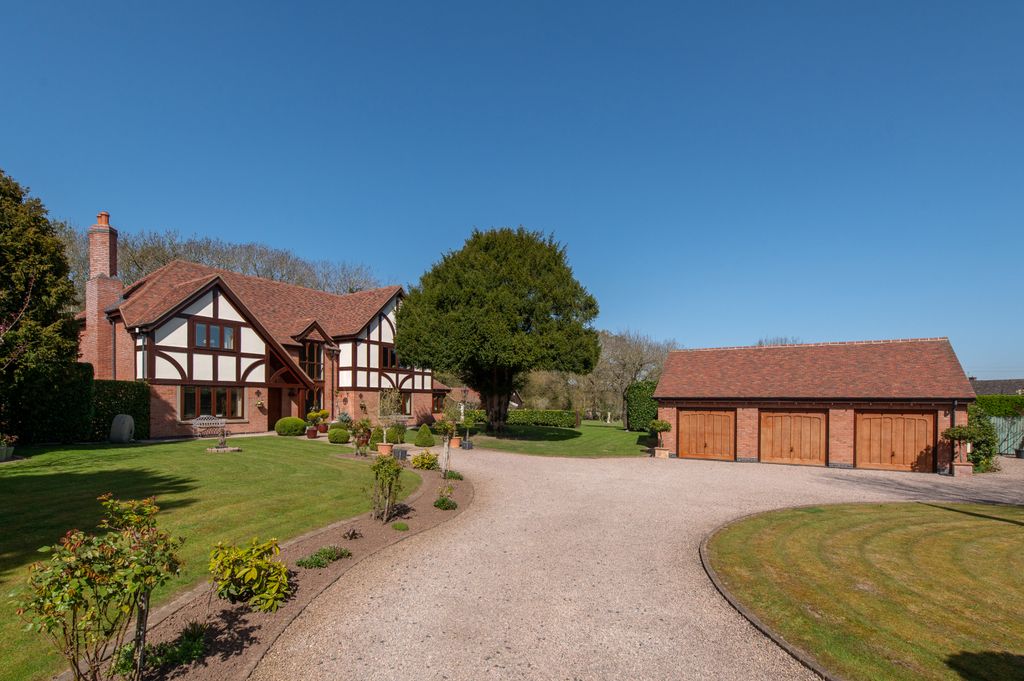 Additional image 2 of 5 bed detached house for saleSale Green, Worcestershire WR9