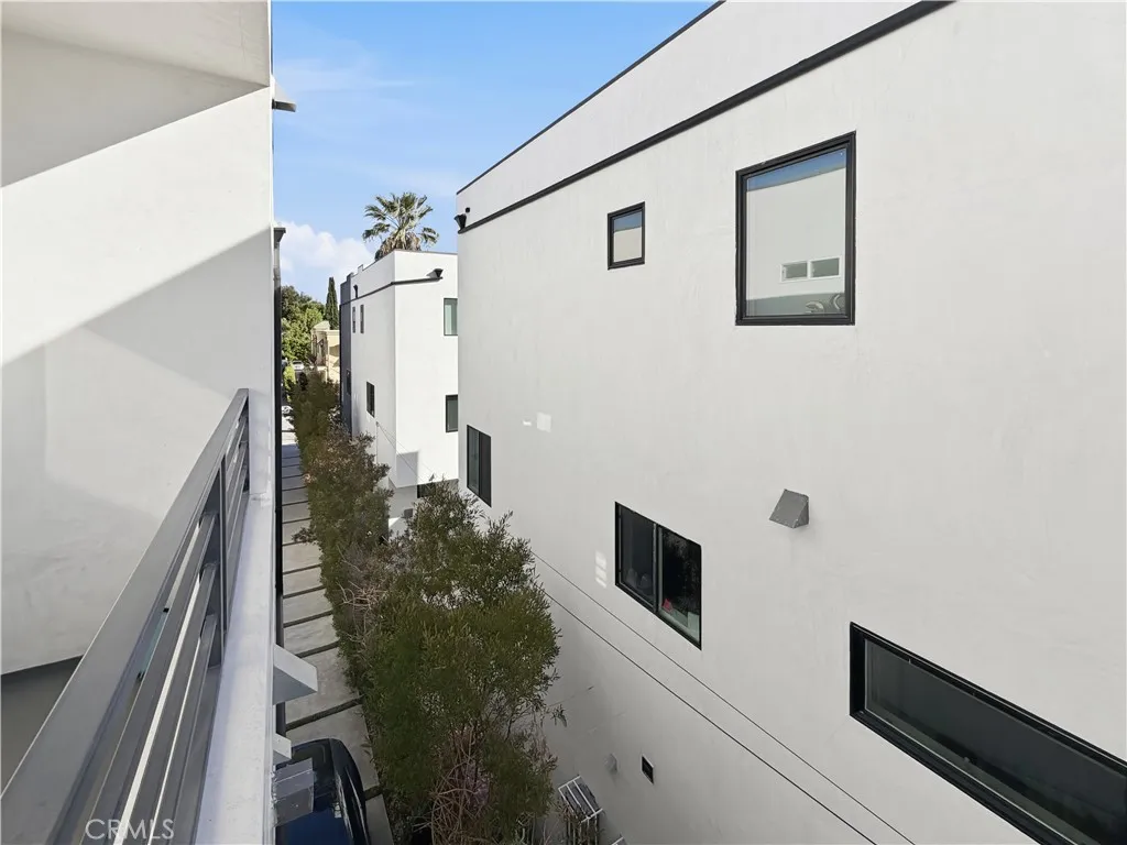 Additional image 43 of 10918 Hesby Street, North Hollywood, CA 91601