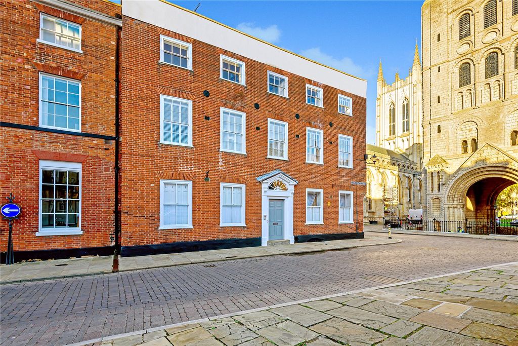 Additional image 9 of 3 bed flat for saleChurchgate Street, Bury St. Edmunds, Suffolk IP33
