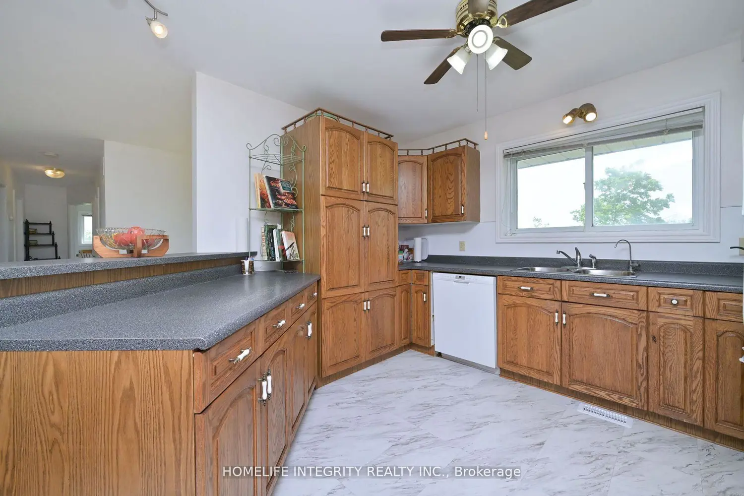 Additional image 7 of 7145 Fourth Line